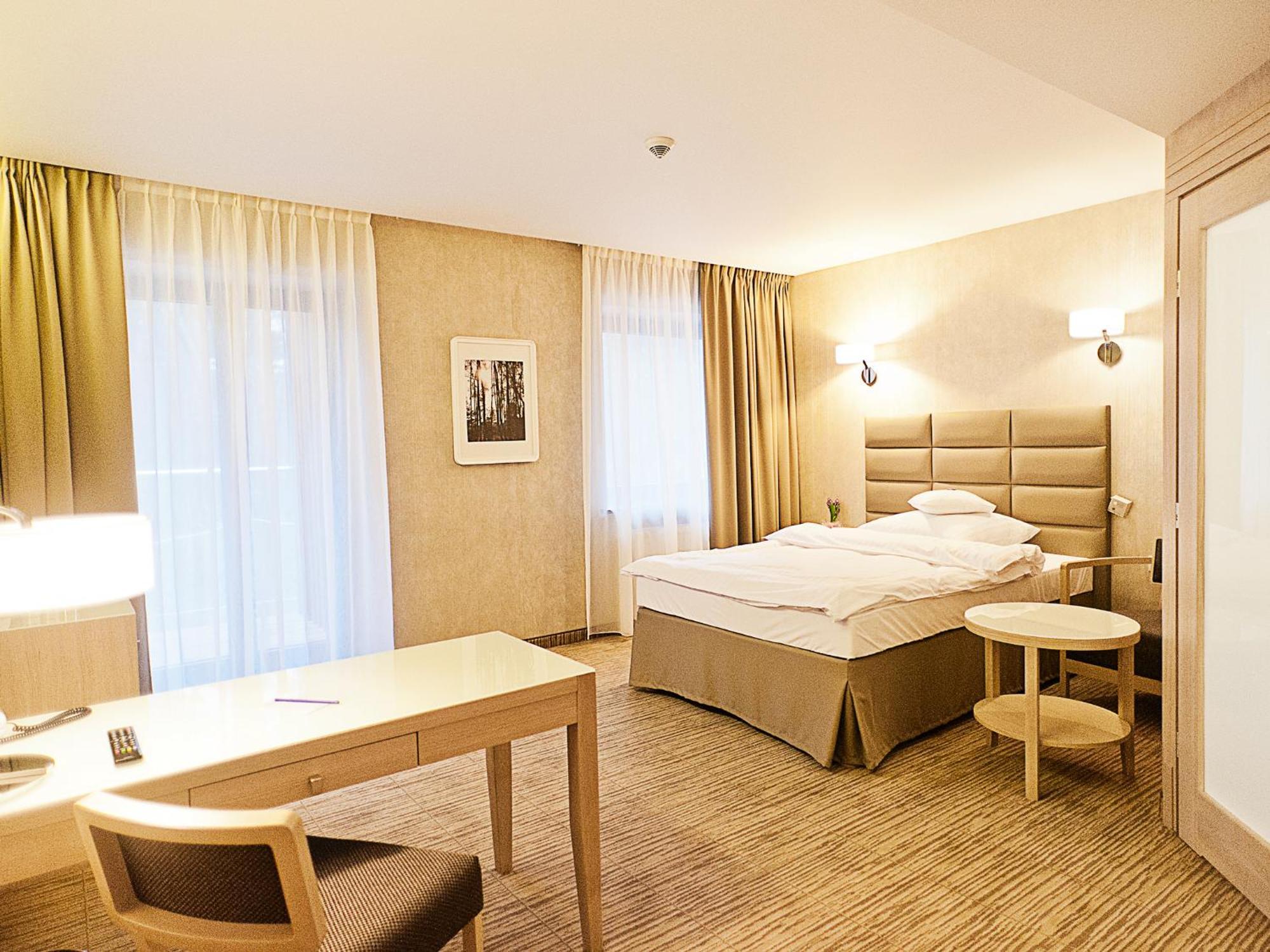 Columna Medica Hotel Lask Bilik gambar