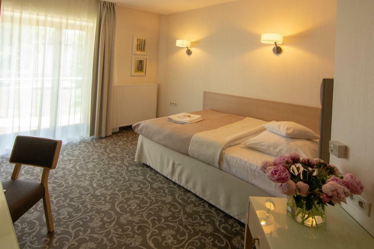 Columna Medica Hotel Lask Luaran gambar