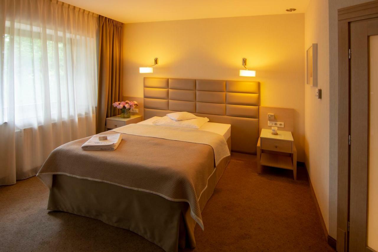 Columna Medica Hotel Lask Luaran gambar