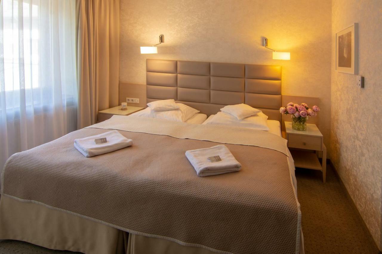 Columna Medica Hotel Lask Luaran gambar