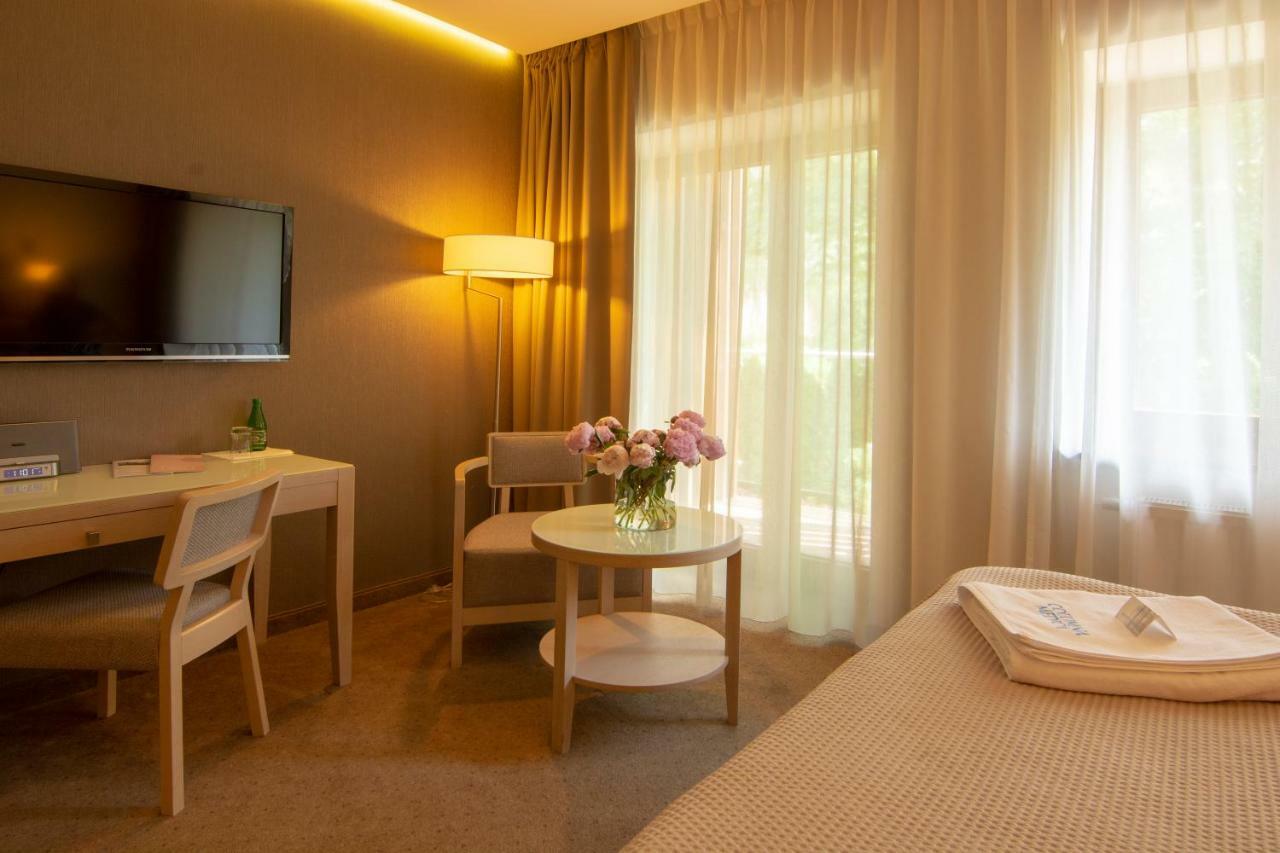 Columna Medica Hotel Lask Luaran gambar